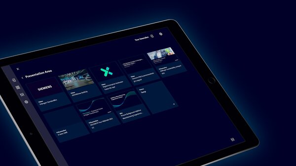 Tablet mit dunklem Interface zeigt eine Übersicht von Präsentationen im „Presentation Area“-Menü, darunter Videos und Themenkarten.